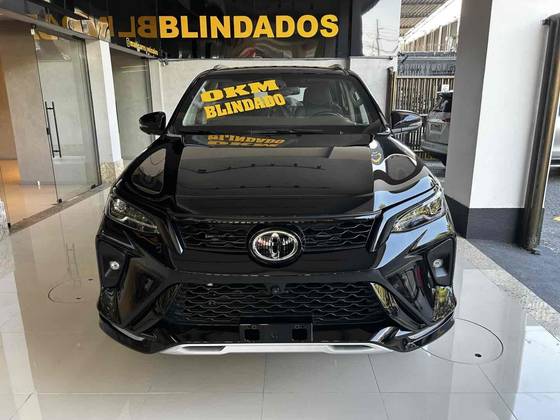 TOYOTA HILUX SW4 2.8 D-4D TURBO DIESEL SRX PLATINUM 4X4 AUTOMÁTICO
